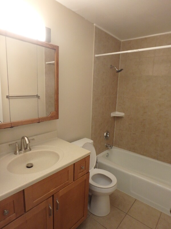 Building Photo - 500 N Wilke Rd