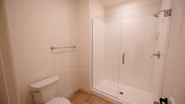 Building Photo - 1/2 OFF FIRST MONTHS RENT ~ Stunning 2-Bed...