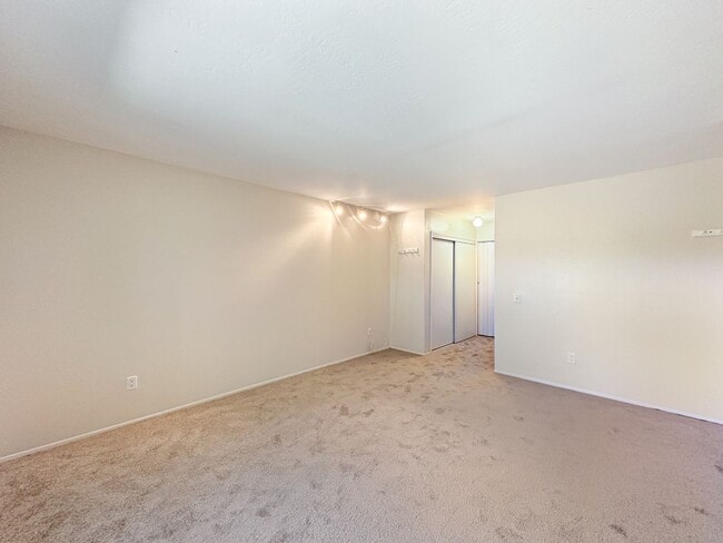 Building Photo - SD: Spacious 2BD/2BA Condo in Rancho Bernardo with Club Amenities, 2-Car Garage & Private Patio