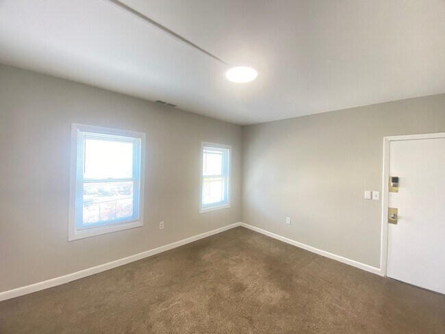 Building Photo - 7 Commercial St