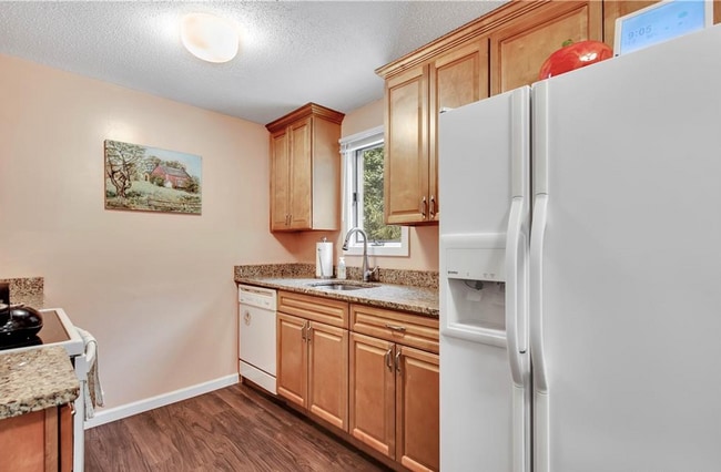 Building Photo - 25 Christian Hill Rd