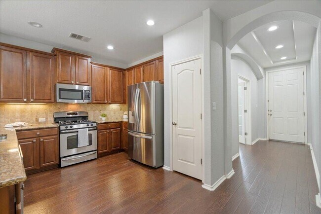 Building Photo - 15 Stone Terrace Dr