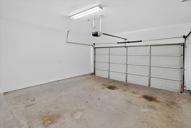 Building Photo - 1526 Ojeman Rd