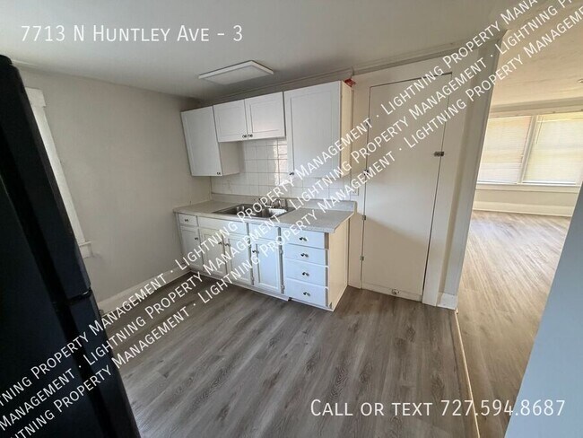 Building Photo - 7713 N Huntley Ave
