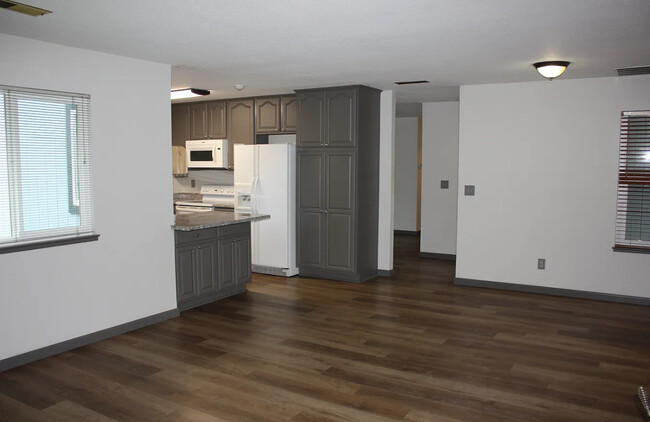 Building Photo - 3138 Princeton Ave