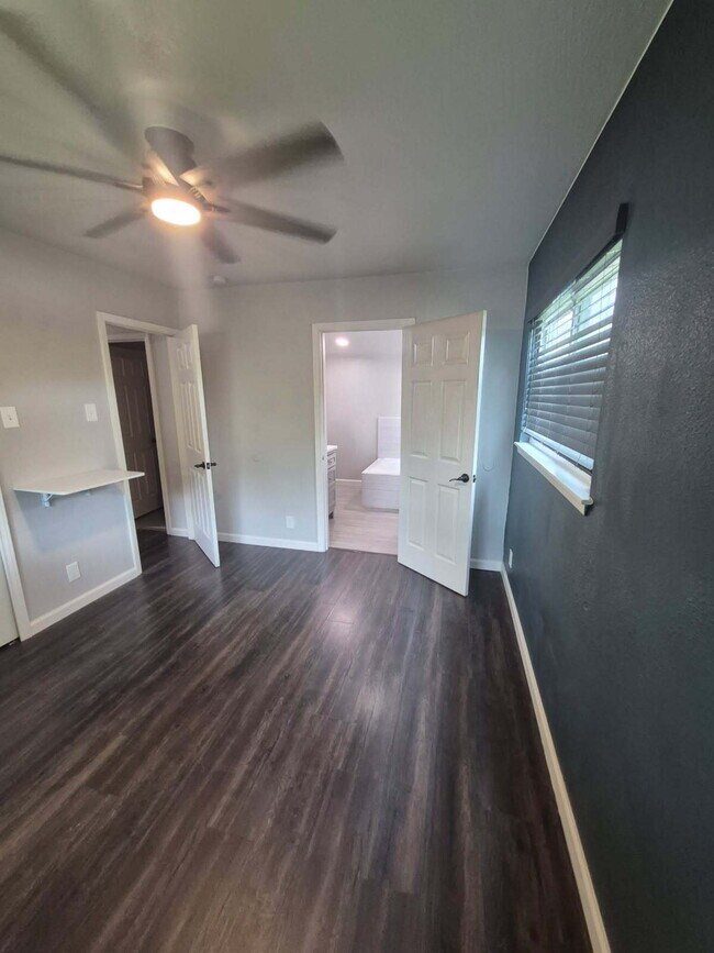 Building Photo - 3 bed/2 bath in Kirby