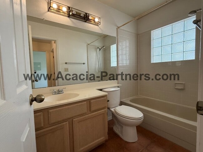 Building Photo - Three Bedroom/Two Bath Home