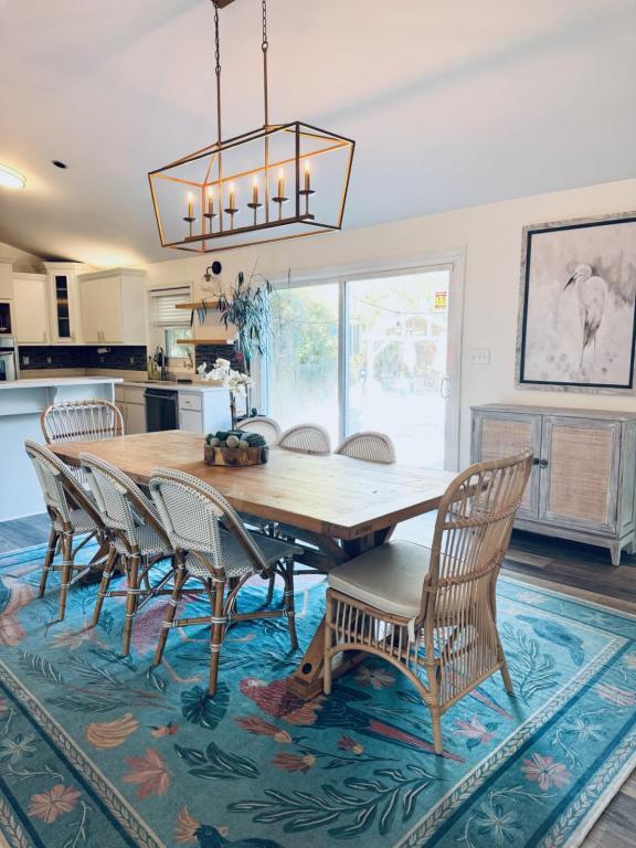 Building Photo - 360 Betsy Rd