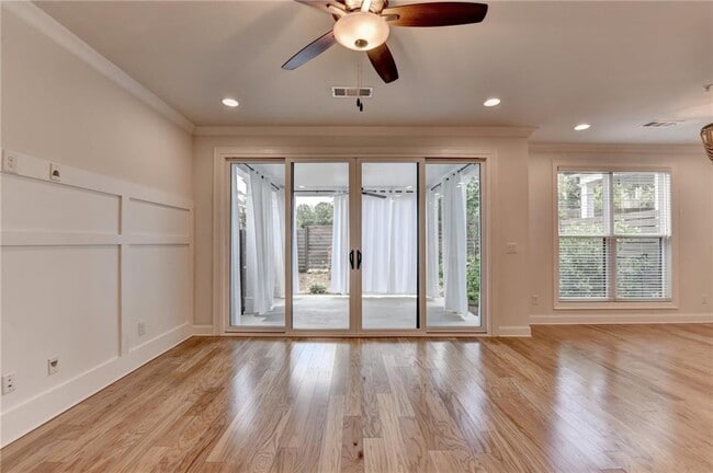 Building Photo - 341 Bailey Walk