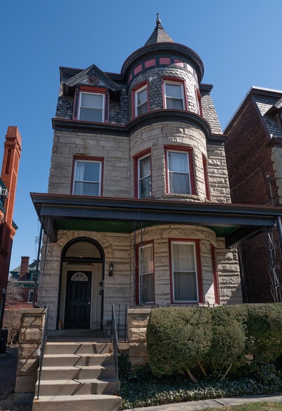 Building Photo - 625 S Negley Ave