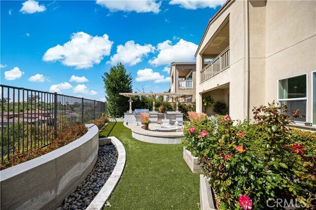 Building Photo - 539 Serrano Summit Dr