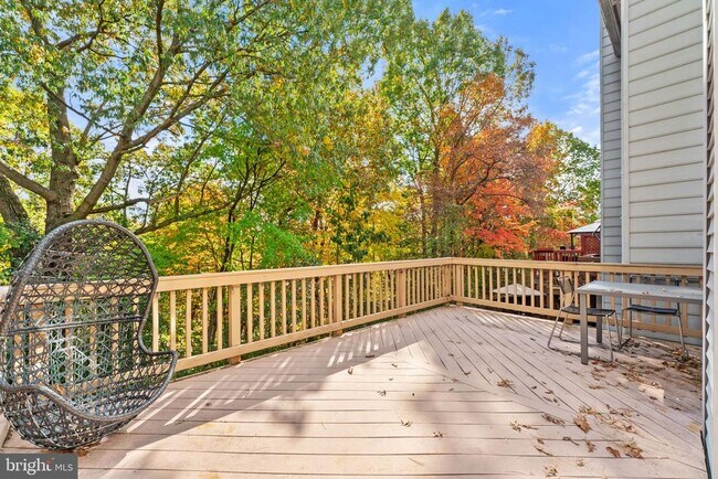 Building Photo - 8605 Western Oak Dr