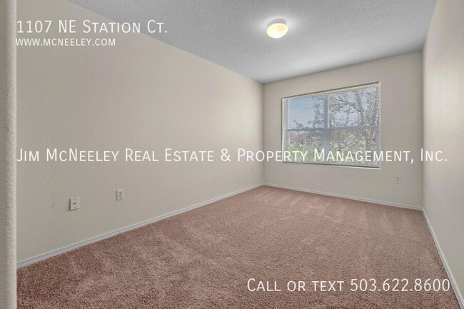 Building Photo - 1107 NE Station Ct