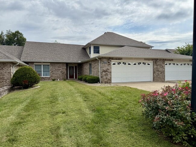 Primary Photo - 545-2 St Andrews Dr