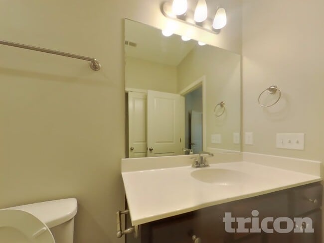 Building Photo - 121 Hickory Sta Ln