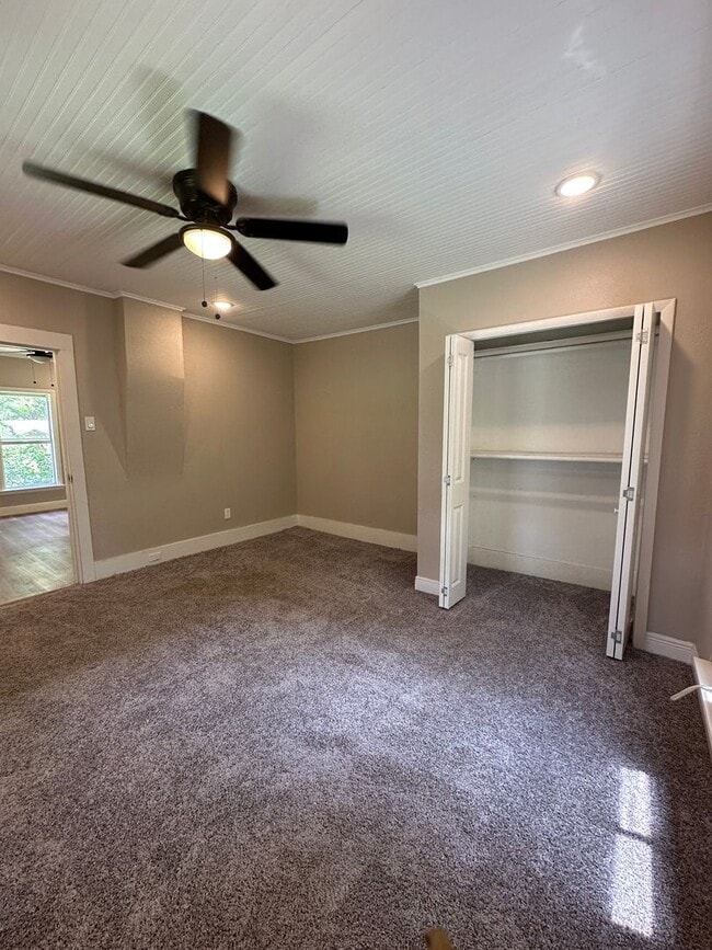 Building Photo - $1,200.00 MOVE-IN-SPECIAL