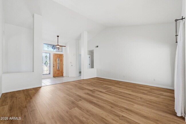 Building Photo - 1365 N Diane Cir
