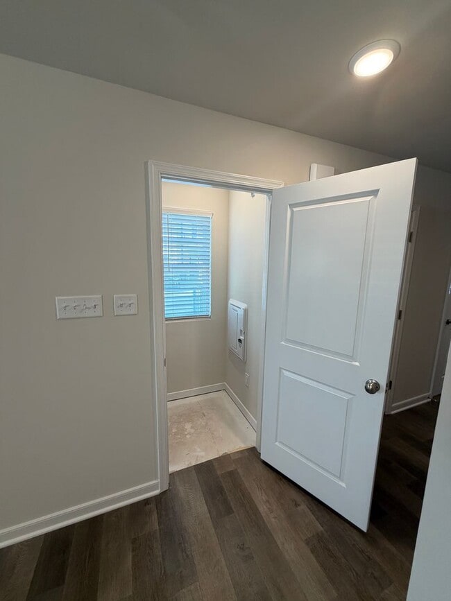 Building Photo - Modern Two-Story Townhome with Open Floor Plan and Garage