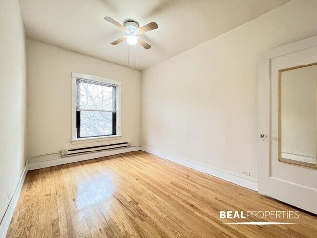 Building Photo - 1 bedroom in EVANSTON IL 60202