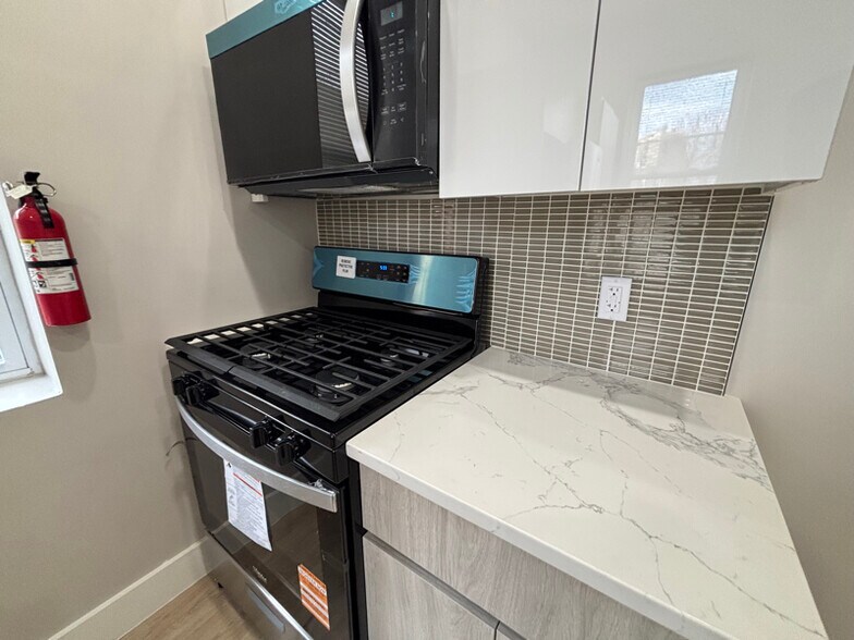 Building Photo - 5008 Palisade Ave