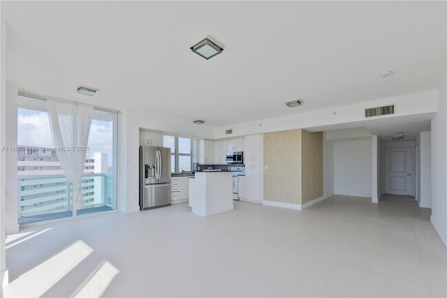 Building Photo - 7900 Harbor Island Dr