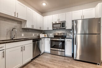 Interior Photo - Grand Oak Apartments