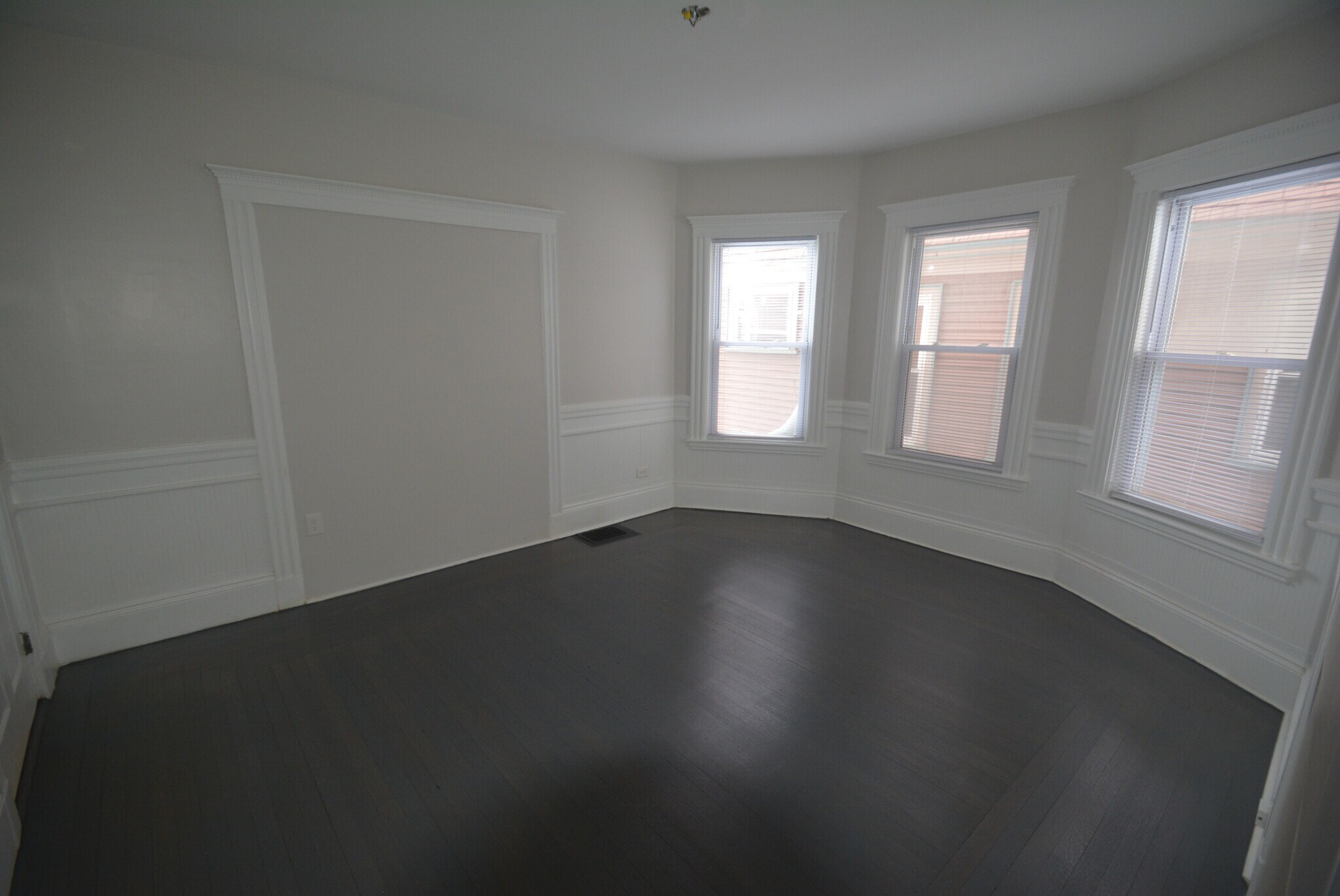 Building Photo - 31 Claybourne St