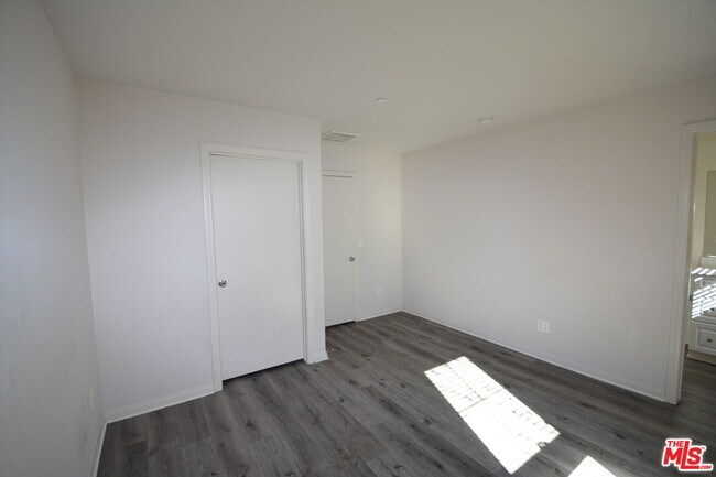 Building Photo - 14107 W Birch Ln