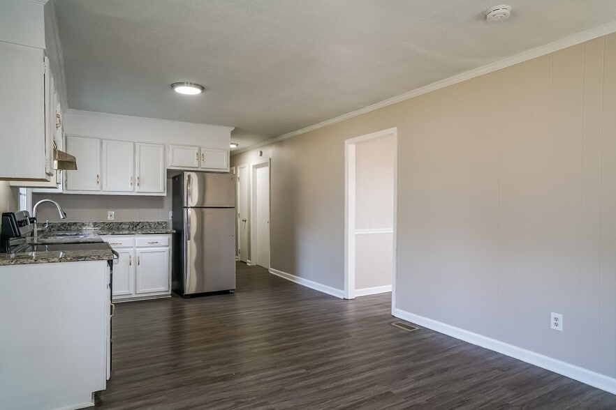 Building Photo - 7429 Buck Rd