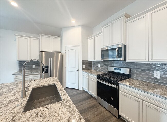 Building Photo - 519 Newcomb Holw Dr