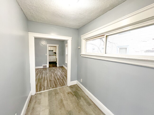 Building Photo - 13508 Benwood Ave