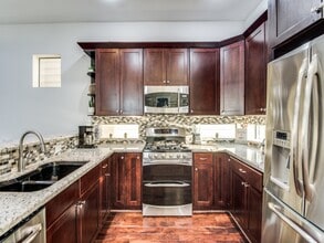 Building Photo - 1509 Holly St