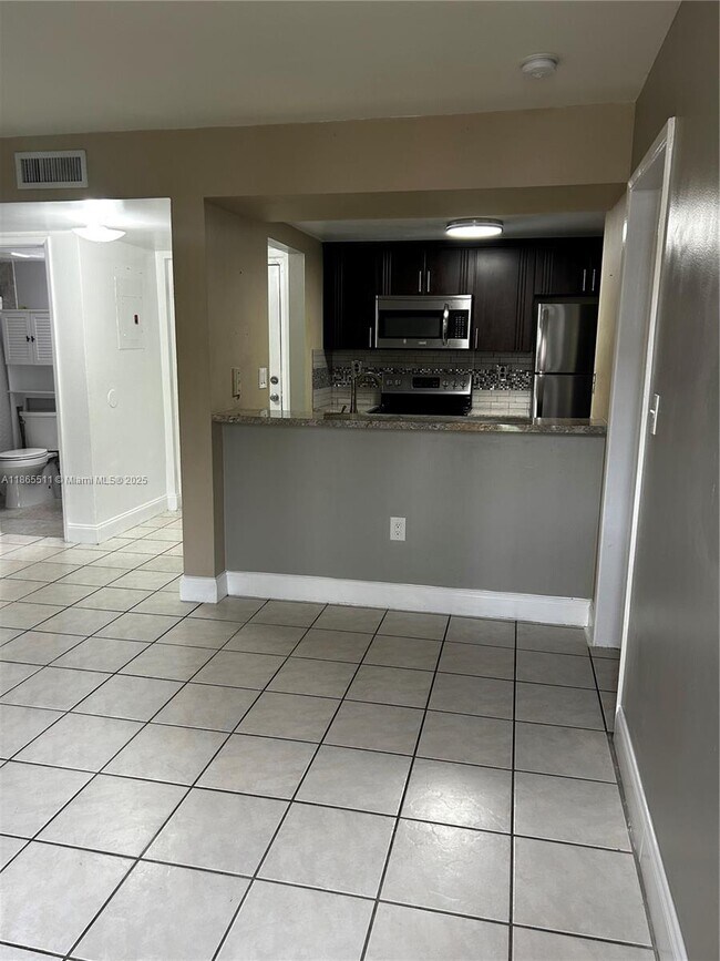 Building Photo - 7035 NW 186th St