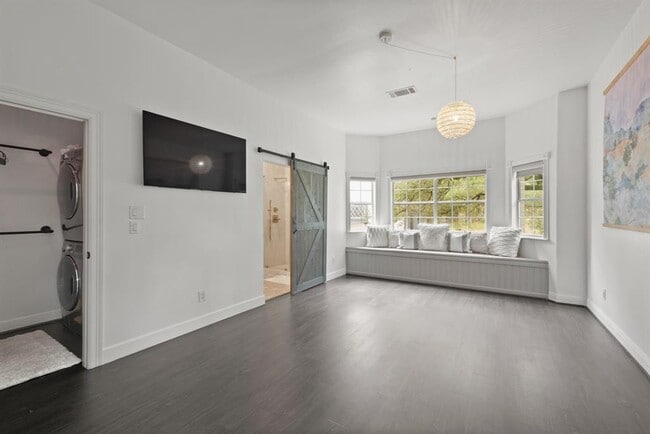 Building Photo - 510 Camino De Rancho