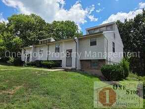 Building Photo - Gorgeous 2 Bedroom, 1.5 Bath in Independence!