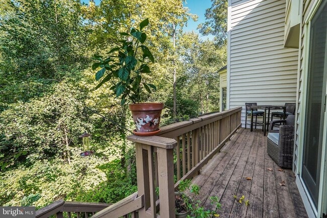 Building Photo - 150 Rees Pl