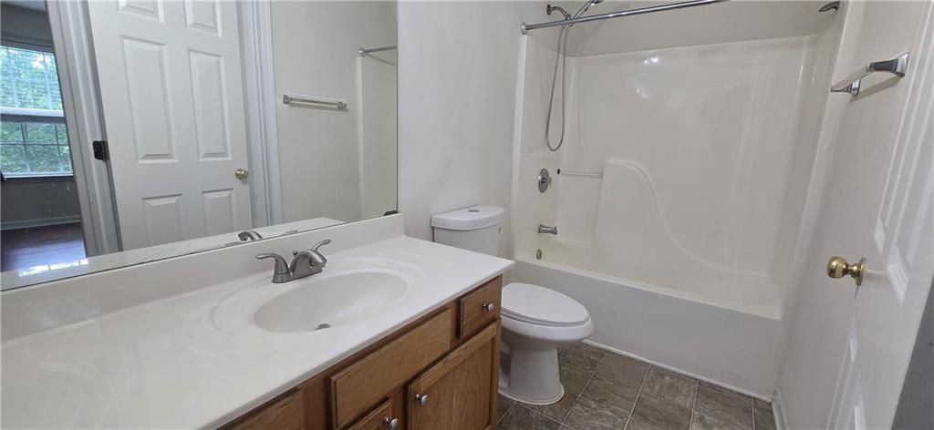 Building Photo - 3811 Roxfield Dr NE