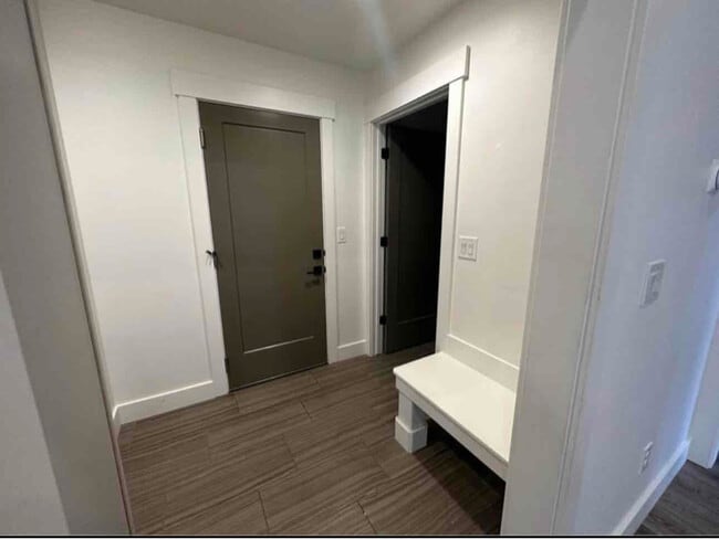 Building Photo - 8324 S Jayson Bend Dr
