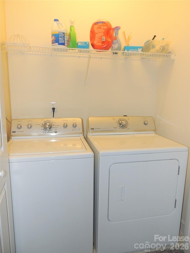 Building Photo - 222 S Torrence St