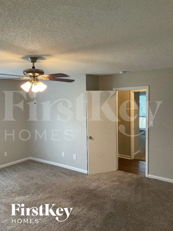 Building Photo - 6237 Danbrooke Pk Dr