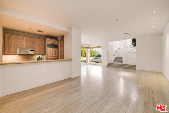 Building Photo - 1136 Calle Vista Dr