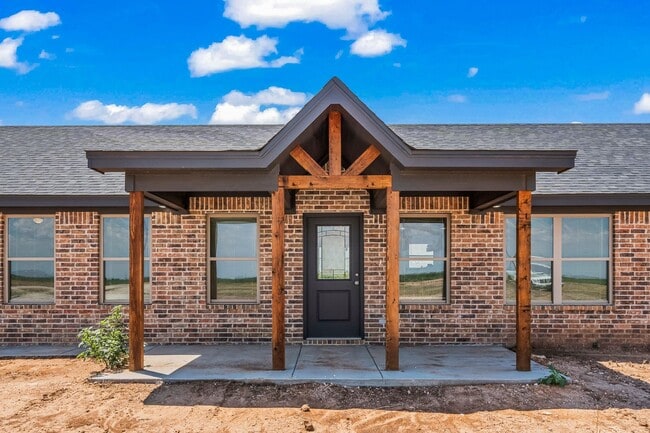 Building Photo - Country Living In Idalou ISD!
