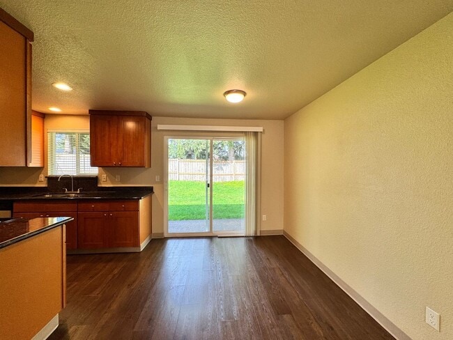 Building Photo - 17402-17404 8TH AVE CT E