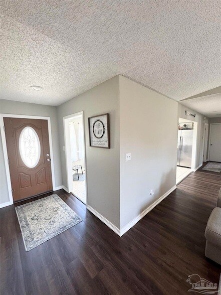 Building Photo - 10936 Oak Valley Dr