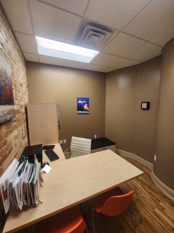 Building Photo - 9 Main St