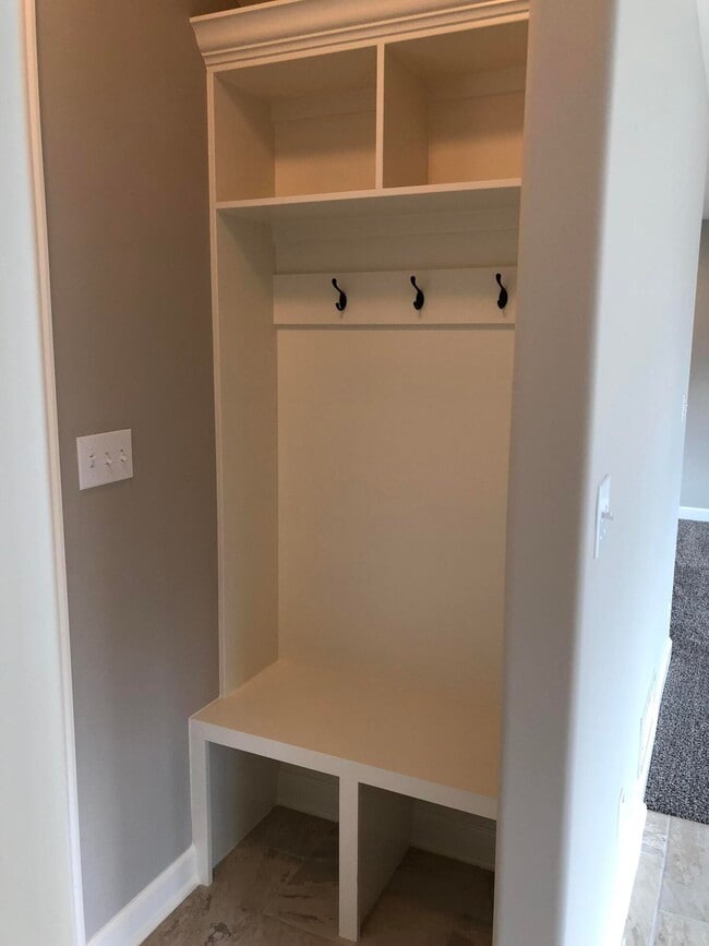 Building Photo - 7414 Pemberton Dr