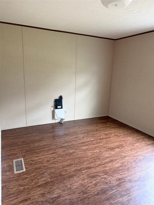 Building Photo - 390 Hidden Oaks Dr