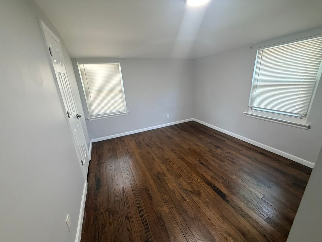Building Photo - 10 Dunstan Dr