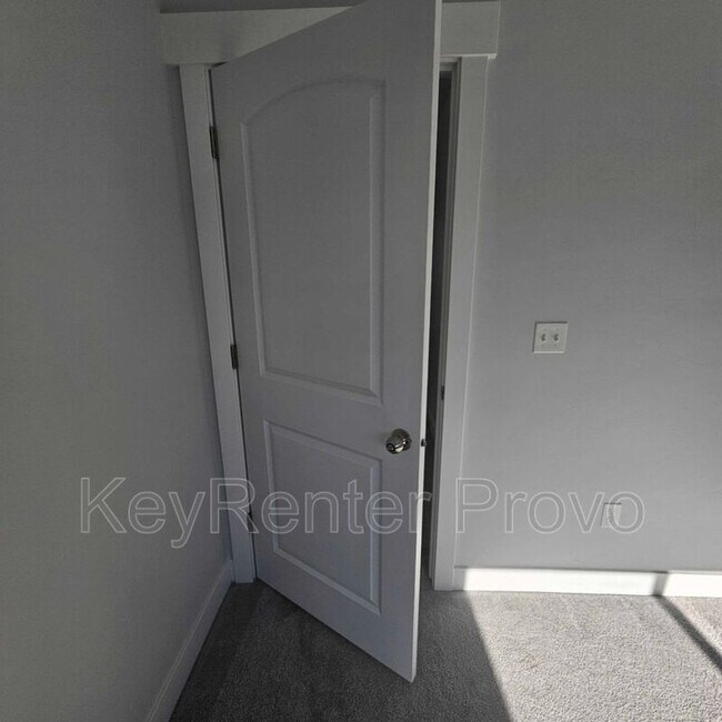 Building Photo - 1297 Dawes Wy