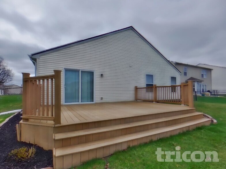 Building Photo - 7650 Lara Lee Dr